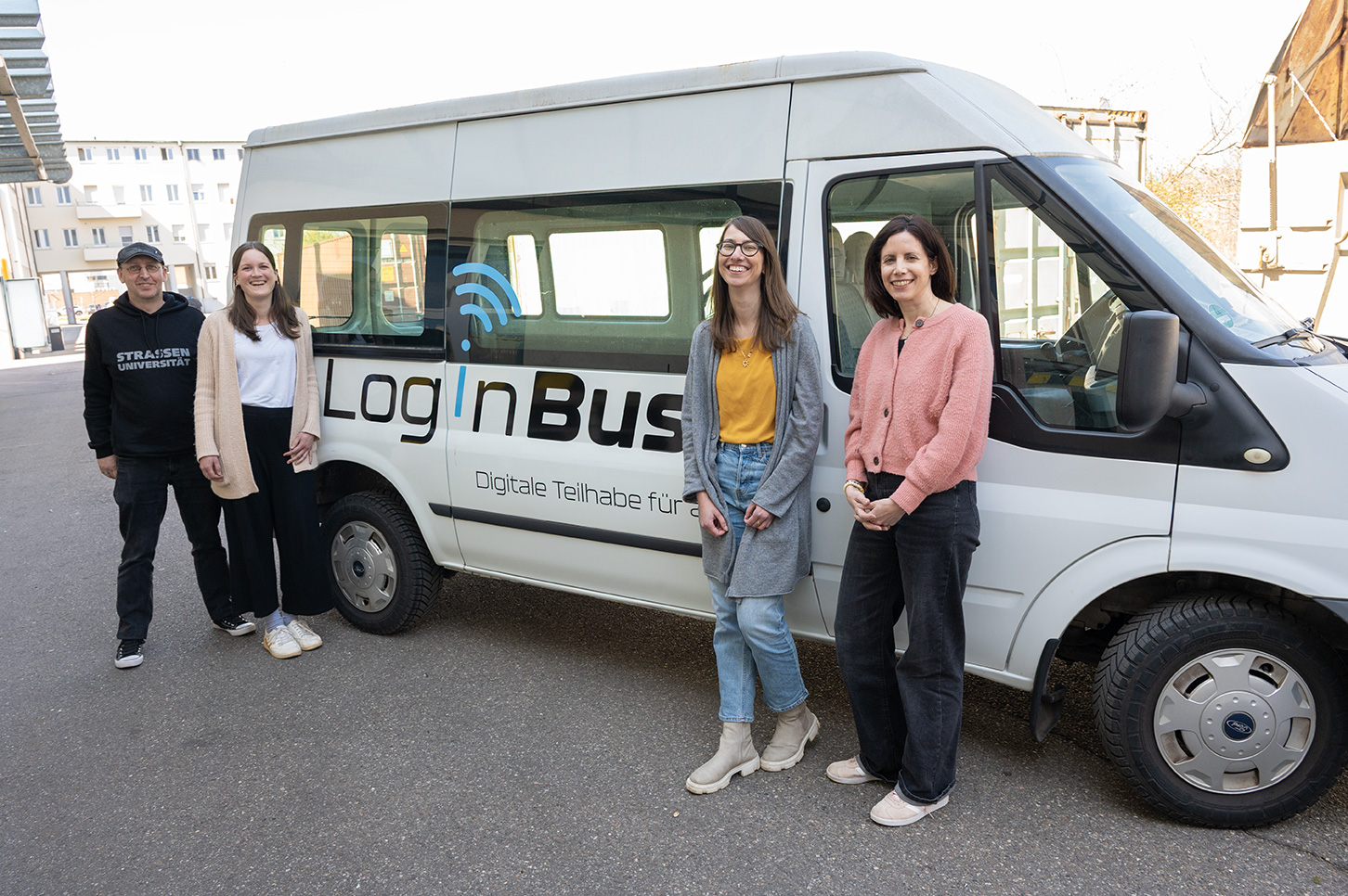 Jetzt „on tour“: der LogInBus